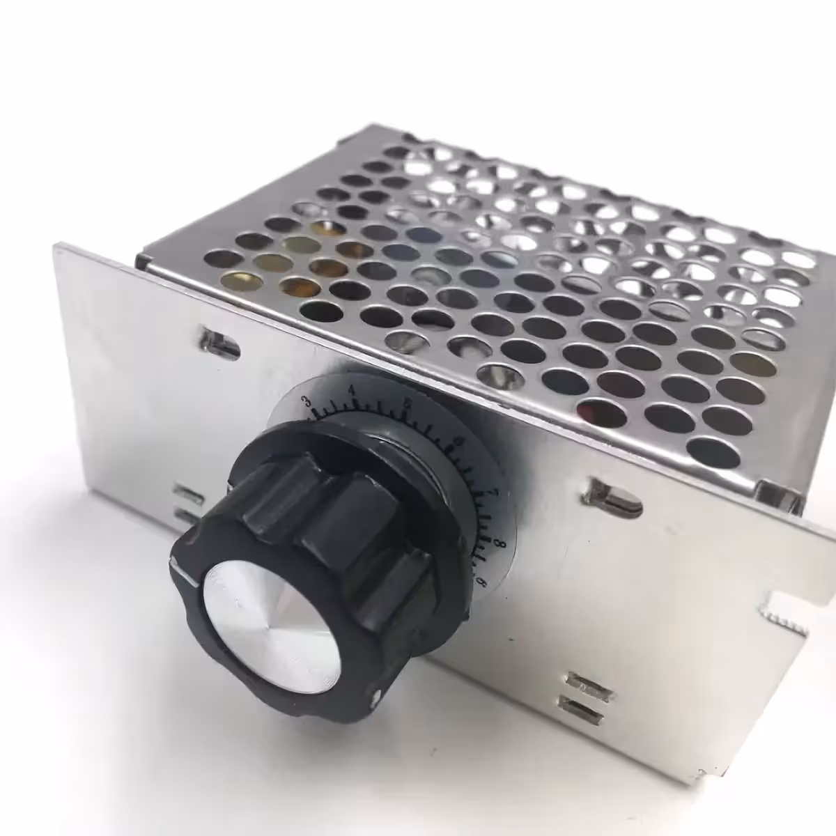 Περιστροφικό κουμπί του ρυθμιστή τάσης 220V AC