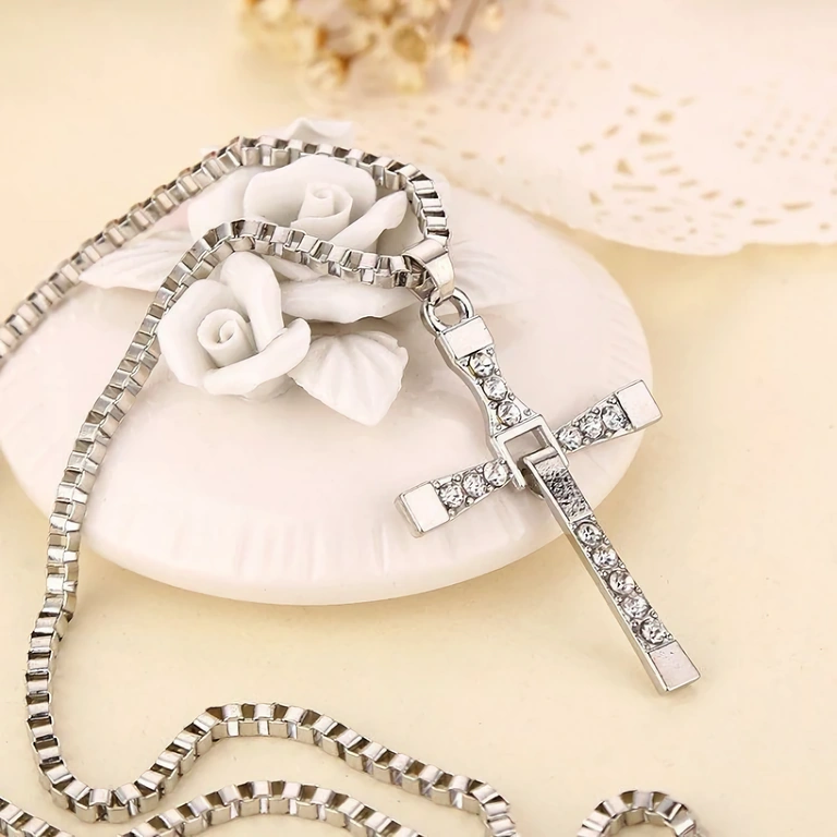 Αξεσουάρ αυτοκινήτου & αστικού στυλ – σταυρός με συνθετικά πετράδια