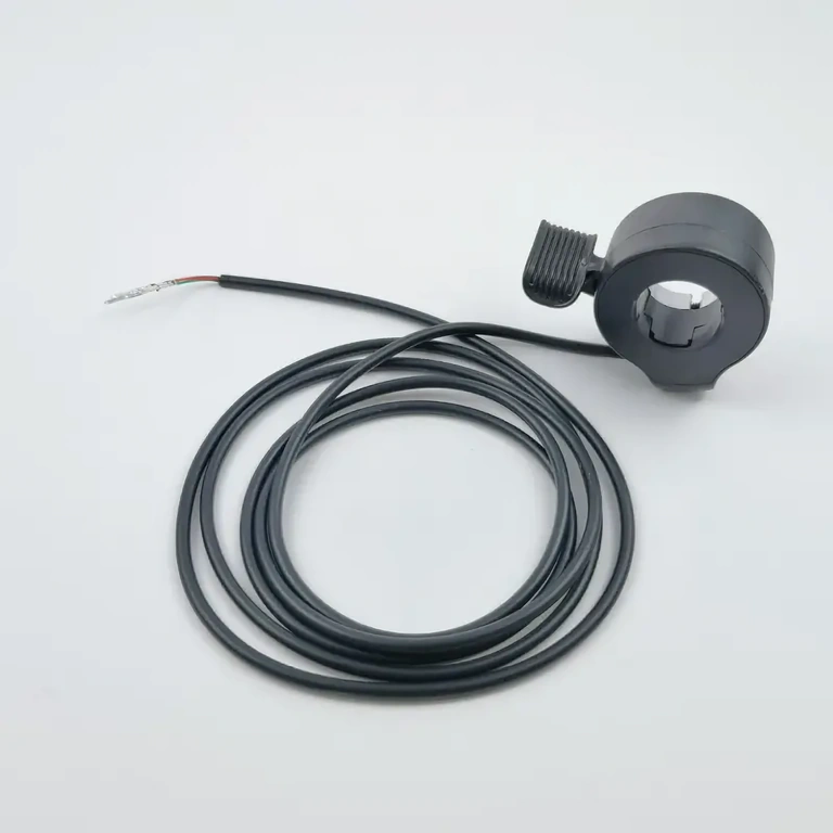 Καθολικός συνδετήρας για λαβή ηλεκτρικού ποδηλάτου Λεπτομέρεια καλωδίων λαβής επιτάχυνσης: κόκκινο 5V, μαύρο GND, πράσινο σήμα