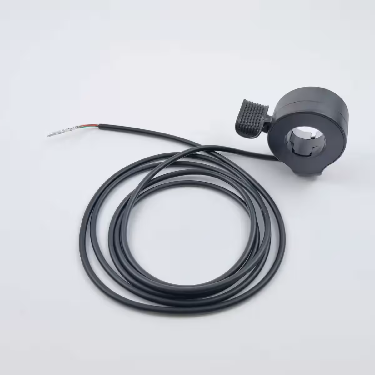 Λεπτομέρεια καλωδίων λαβής επιτάχυνσης: κόκκινο 5V, μαύρο GND, πράσινο σήμα