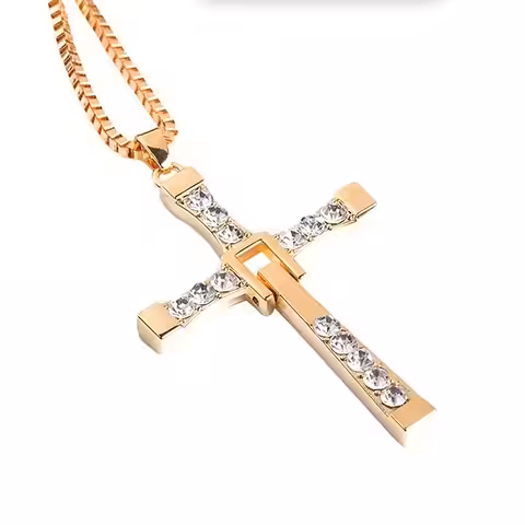 Colgante Dorado Cruz Fast and Furious – Medallón Vin Diesel con Piedras SSS