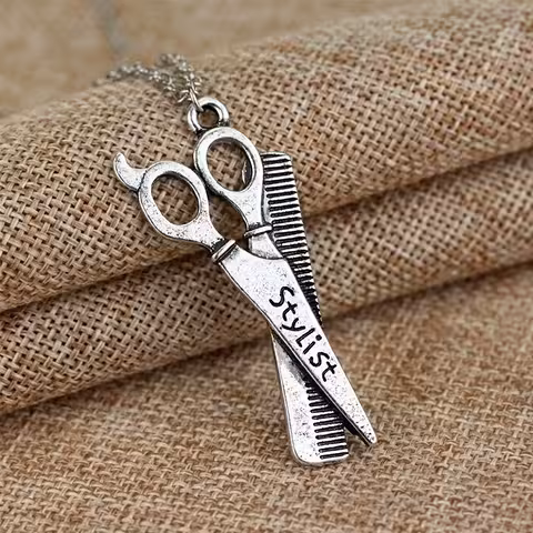 Cadena Medallón Peluquero / Estilista Barber – Accesorio de Moda con Tijeras y Peine para Peluquería