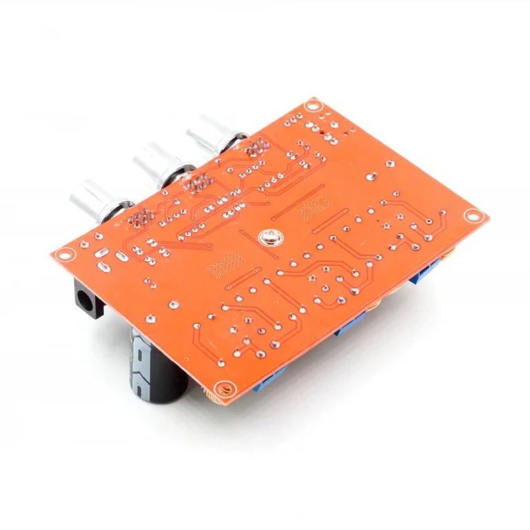 Εικόνα πίσω μέρους μονάδας XH-M139, με συνδέσμους και διαδρομές