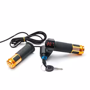 Acelerador con Contacto y Llave para Bicicletas y Scooters Eléctricos – Voltímetro Indicador de Batería 12V-72V