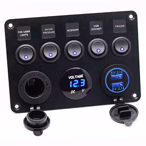 Panel Interruptor Auto 5 Botones ON/OFF con Voltímetro, Enchufe y Cargador USB – 12V/24V, Resistente IP65
