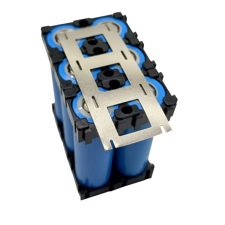 Εφαρμογή σε μπαταρίες 18650 Ταινία νικελίου τοποθετημένη σε κυψέλες 18650