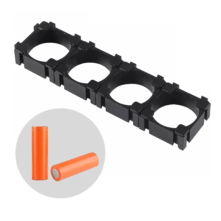 Τέσσερις αρθρωτές βάσεις για κυψέλες Li-ion 18650, έτοιμες για χρήση