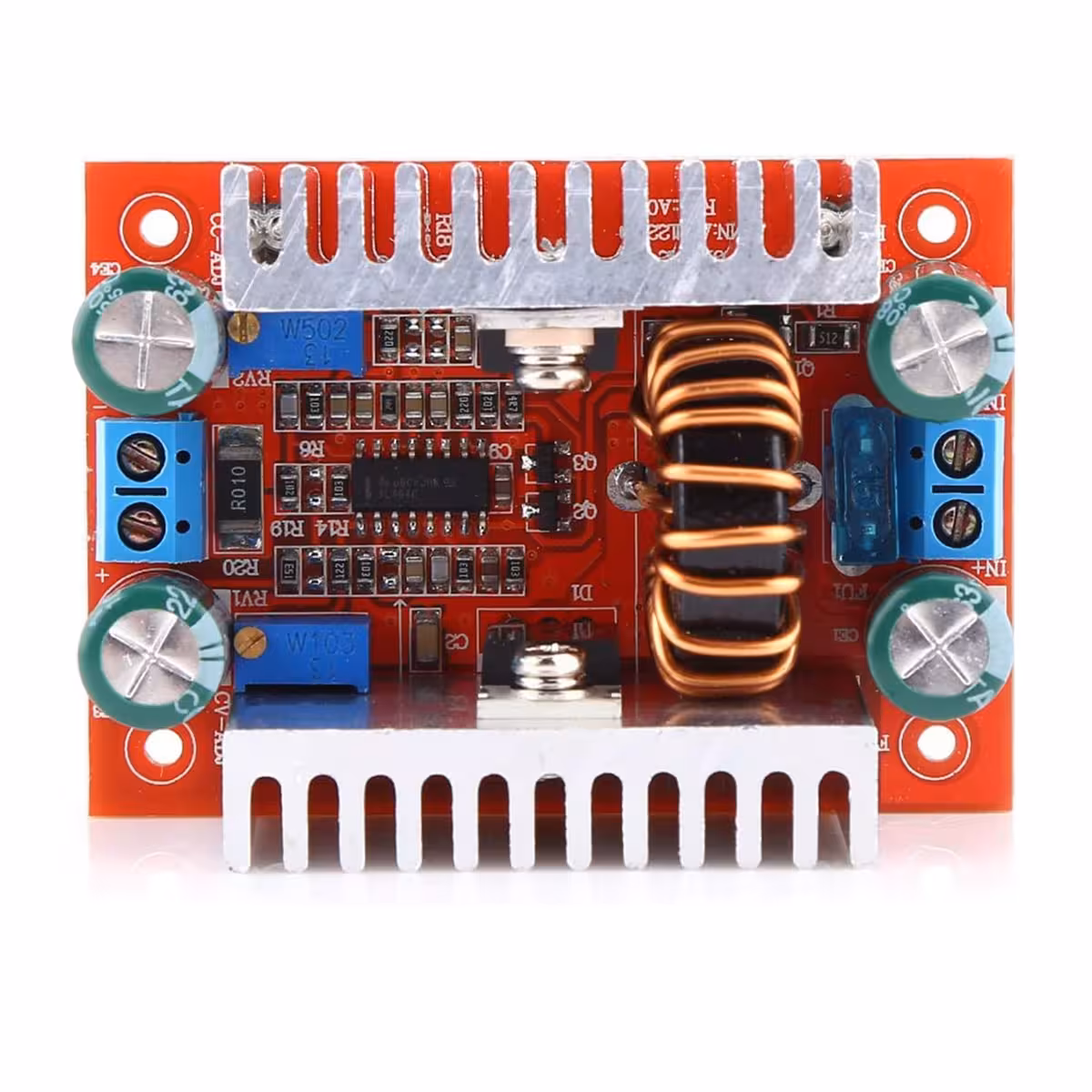 Μπροστινή όψη της μονάδας Step-up Boost DC 400W, με εμφανείς θύρες και συνδέσεις