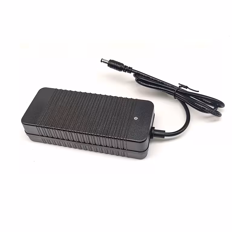 Cargador 24V Li-Ion (29,4V) 2A para scooter y bicicleta eléctrica