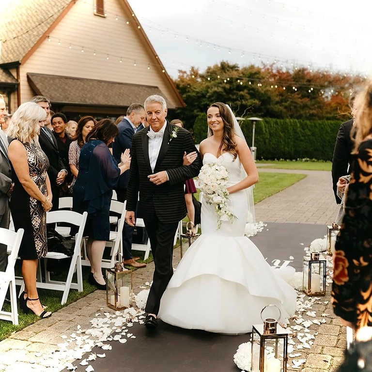 Τεχνητά λευκά πέταλα για ρομαντική φωτογράφιση