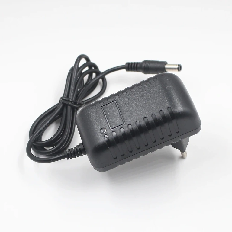 Φορτιστής LiFePO4 με LED ένδειξη κόκκινο/πράσινο για κατάσταση φόρτισης