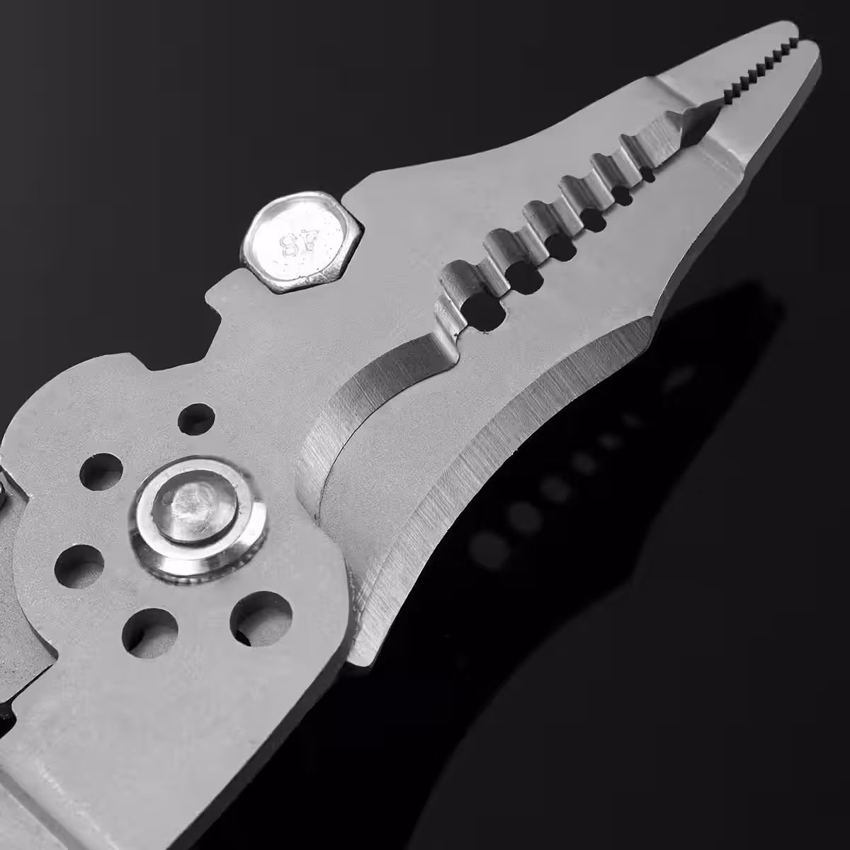 Zona dedicada al engarce de terminales eléctricos aislados y no aislados.