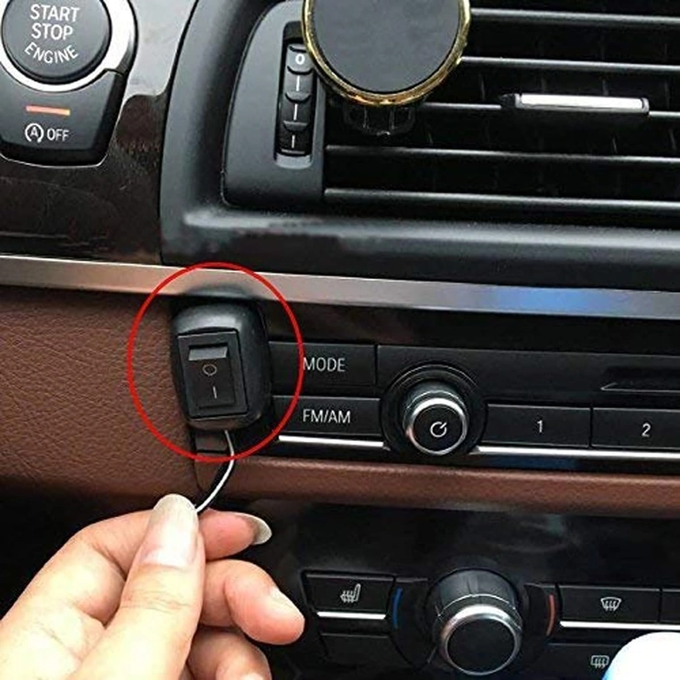 Montaje del interruptor ON/OFF con cinta adhesiva